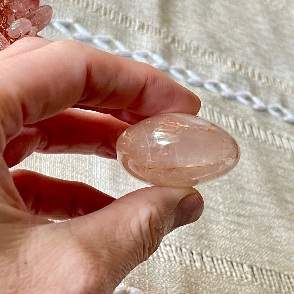 🍓Strawberry Quartz Crystal Tree & Palm Stone🍓 - Picture 11 of 15